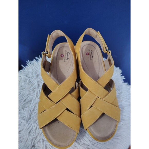 Clarks Womens Un Capri Step Wedge Sandal Yellow Nubuck US Size 9.5 M - Picture 2 of 9